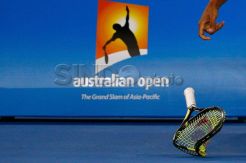 Kondisi Tidak Prima, Petenis Australia Hancurkan Raketnya