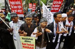 Hizbut Tahrir Indonesia Unjuk Rasa Kecam Charlie Hebdo
