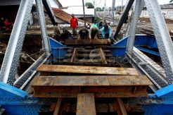 Perbaikan Jembatan Kereta Api Pesing