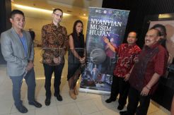 Film Nyanyian Musim Hujan