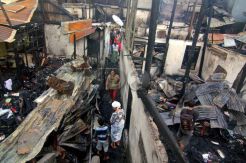 Puluhan Rumah di Makassar Hangus Terbakar