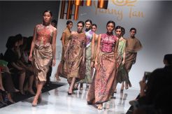 Yanny Tan Tampilkan 48 Desain Baru
