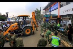 Bangunan Liar di Kawasan Kiaracondong Ditertibkan