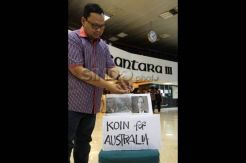 Boks Koin for Australia di Gedung DPR