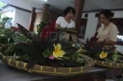 Persiapan Sesajen Menyambut Hari Raya Nyepi