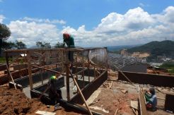 Bangunan Relokasi Korban Longsor Lampegan dan Cikalong