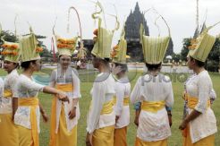 Persiapan Tawur Agung Kesanga di Prambanan