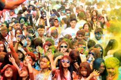 Lomba Lari Colour Fun 2015 di Tondano
