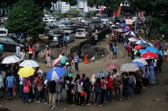 Antrean Panjang Penukaran Tiket One Direction