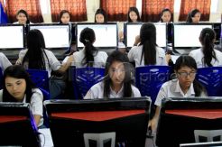 Ujian Nasional CBT di Manado