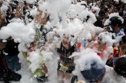 Festival Air, Hilangkan Nasib Buruk di Bangkok