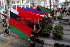 109 Bendera Peserta KAA Dikibarkan di Gedung Merdeka