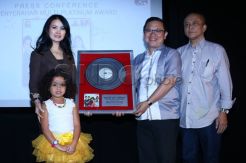 Album Kids From The Star Raih Multi Platinum