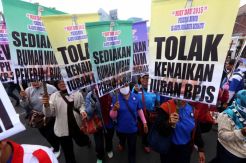 Jelang May Day, Ribuan Buruh Demo di Surabaya