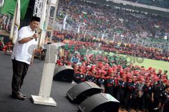 HNW Orasi Depan Ribuan Buruh