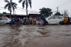 Hujan Deras, Jalan di Semarang Tergenang