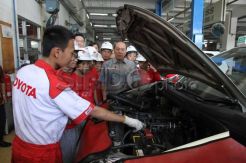 Student Goes to Bengkel
