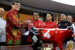PDI Perjuangan Serahkan Hasil Munas Bali ke Menkumham