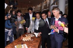 Kapten dan Pelatih Inter Milan Nikmati Kuliner Indonesia di World Expo