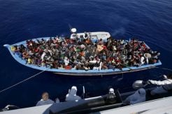 Penyelamatan Imigran di Perairan Sisilia