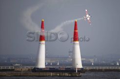 Aksi Udara Pilot di Ajang Red Bull Air Race World Championship