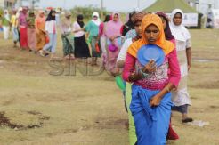 Antre Jatah Makan Imigran Rohingya di Aceh