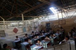 Ujian Nasional Di Bawah Atap Bocor