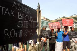 ASEAN Tak Becus Urus Rohingya