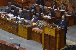 Menkeu Sampaikan Tanggapan Pemerintah dalam Paripurna Membahas RAPBN 2016