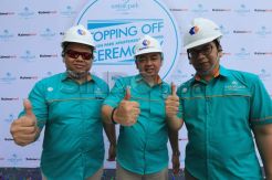 Topping Off Easton Park Apartemen Serpong