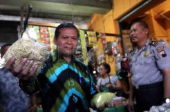 Mie Berformalin Beredar di Pasar Peterongan Semarang