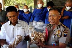 Polisi Tangkap Komplotan Perampok Toko Emas