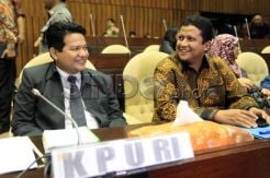 Komisi II DPR Raker Dengan KPU dan Bawaslu