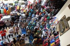 Salat Jumat di Pusat Perbelanjaan Tanah Abang