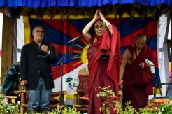 Dalai Lama Hadiri Festival Glastonbury