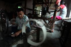 Produksi Kain Tenun Palembang Meningkat Jelang Lebaran