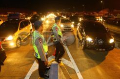 Pengamanan Pintu Tol Cikopo