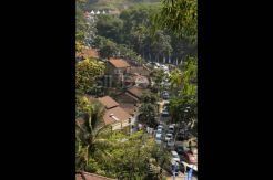 Macet Panjang di Turunan Nagreg
