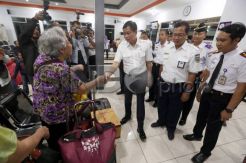 Menhub Langsung Sidak Setibanya di Stasiun Pasar Turi