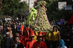 Kirab Gunungan Ketupat