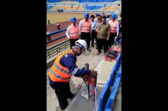 Kabareskrim Tinjau Kerusakan Stadion Gelora Bandung Lautan Api