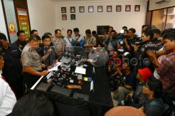 Polisi Gelar Barbuk Pesta Narkoba Cucu Mantan Menko Ekuin