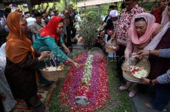 Gusdurian Ziarah ke Makam Gus Dur