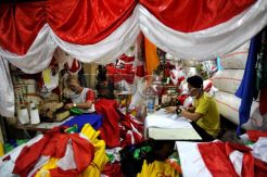 Penjahit Bendera Merah Putih Kebanjiran Order