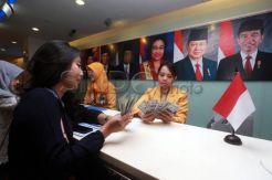 Rupiah Anjlok di Rp 13.800 Per Dollar AS