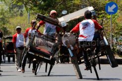 Atraksi Becak Racing Meriahkan HUT RI