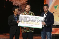 Adit Sopo Jarwo Raih Penghargaan Dompet Dhuafa Award 2015