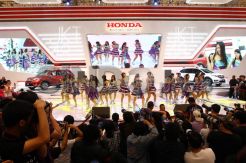Penampilan JKT48 di Booth Honda GIIAS