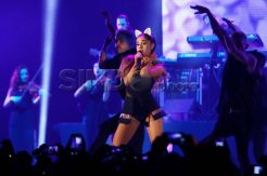 Tampil Seksi, Ariana Grande Guncang Jakarta
