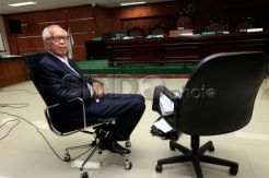 OC Kaligis Ikuti Sidang Perdana